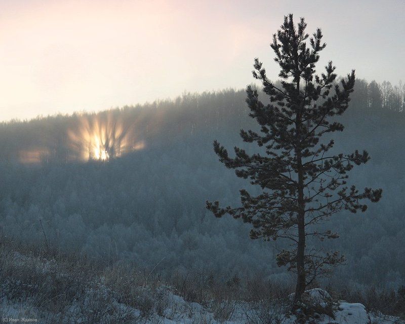 южный, урал, рассвет Солнце пробьетсяphoto preview