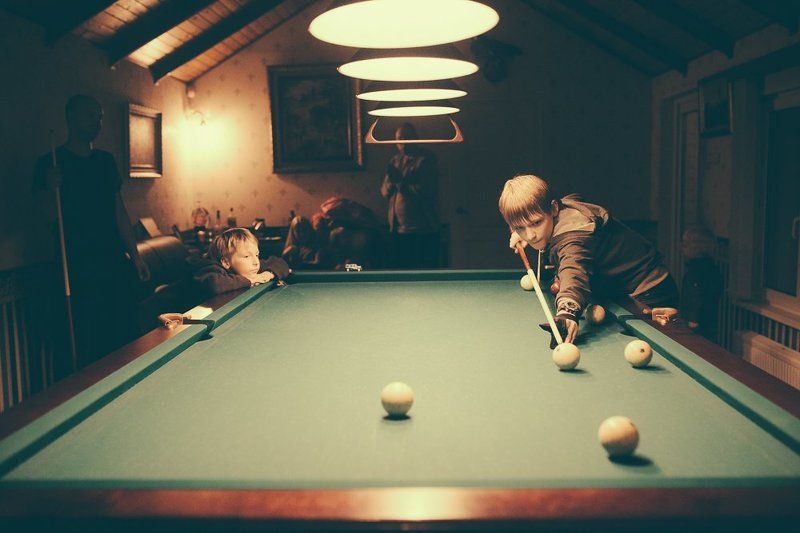 мальчик, бильярд, игра Бильярдphoto preview