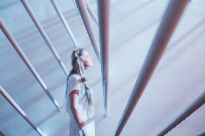 портрет, женский портрет, голубой, инсталляция Люби меняphoto preview