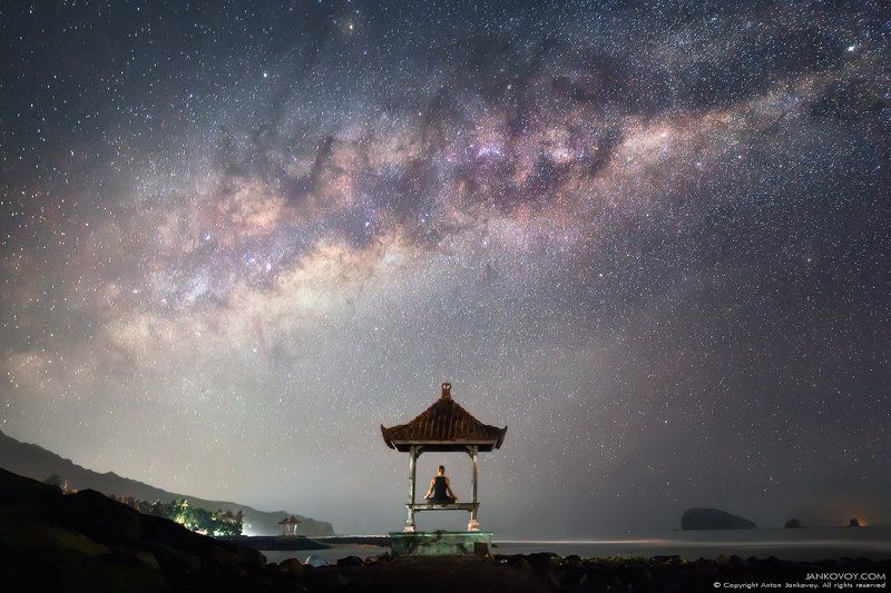 индонезия, бали, море, беседка, йога, медитация, ночь, млечный путь, океан, азия, спокойствие, гармония, вселенная, силуэт, человек, галактика, звезды, ночное небо, остров, тишина, В центре циклонаphoto preview