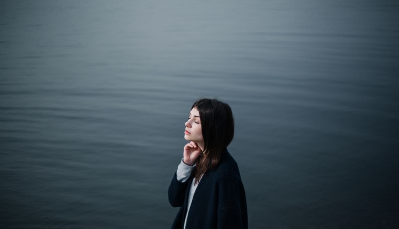 urban,blue,cold,smoke,girl,portrait,spring Allaphoto preview