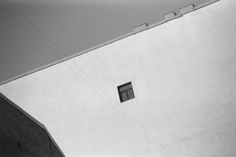 минимализм minimalism koshkinotime dmitrysosna b\\w молчание закрытого окнаphoto preview