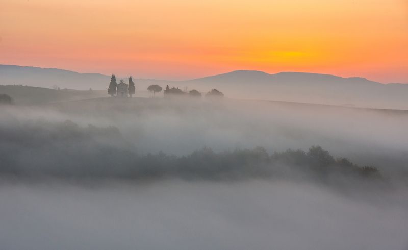 tuscany, nature, morning, fog, landscape, italy, journey, europe, d\'orcia тоскана, природа, утро, туман, пейзаж, италия, путешествие, европа, д\'орча РАССВЕТ НАД ВОЛНАМИ ТУМАНА. Из серииphoto preview