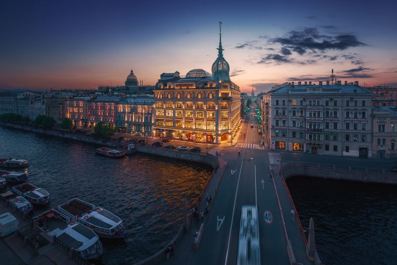 Питер, красный мост Универмаг у красного мостаphoto preview