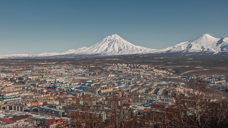 петропавловск-камчатский, камчатка,город,вулканы Петропавловск-Камчатскийphoto preview