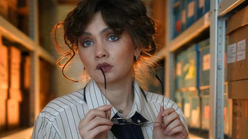 девушка, портрет, очки, библиотекарь, антрополог Антрополог фото превью