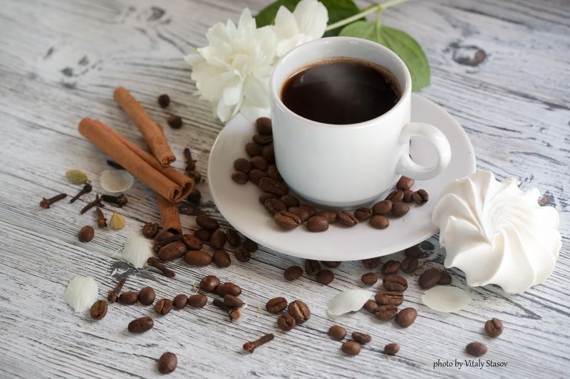 кофейная, тема, кофе, чай, утро, цветок на столе, цветы, букет, ваза, чашка, черный кофе, a cup of coffee, cup, coffee Чашка кофе к настроению..photo preview