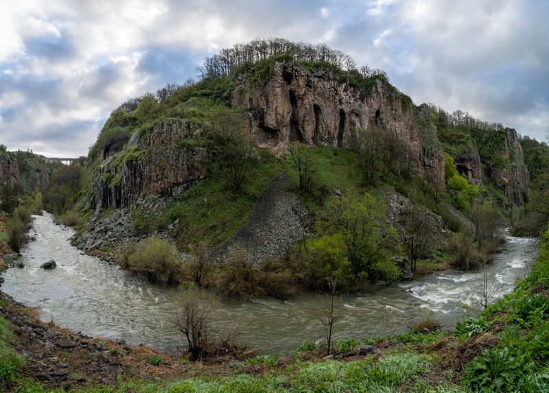 Армения, Джермук, ущелье реки Арпа Течёт река Арпаphoto preview