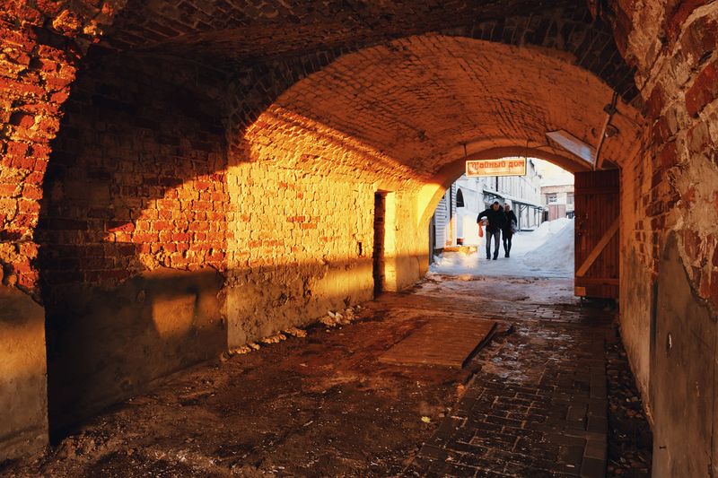 зима, декабрь, арка, кирпич, красный, свет, закатный, город, архангельск Арка в закатном свете фото превью