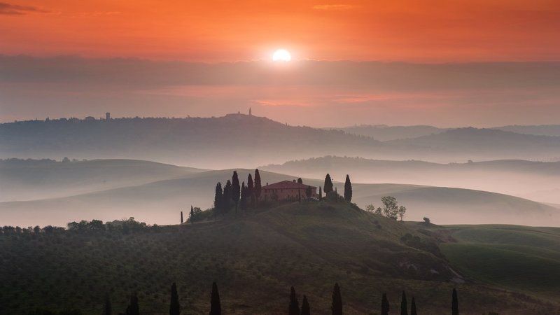 Tuscany, Italy, Pienza, belvedere, fog, mist, sun, first light, meadows, Tuscanyphoto preview