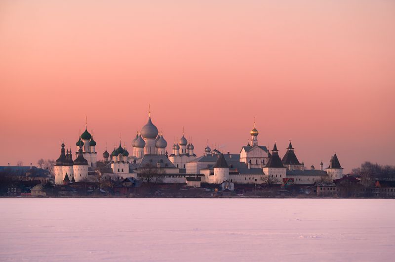 ростов великий, ярославская область, россия, храм, церковь, православие, монастырь, зима, вечер, закат, озеро неро, кремль Розовый вечерphoto preview