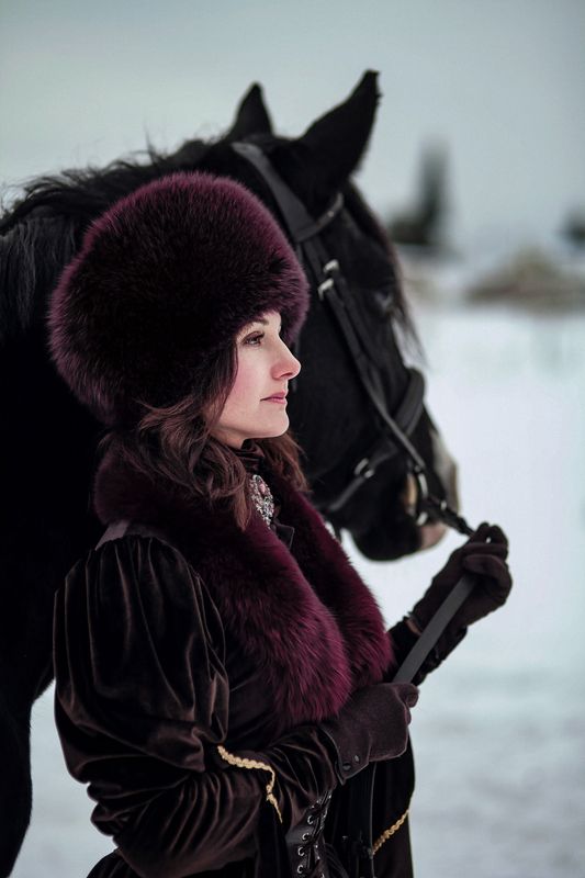 Незнакомкаphoto preview