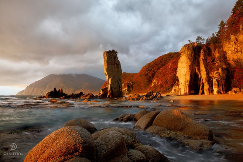 приморский край, лазовский заповедник, приморье, пейзаж Рассвет после дождя в Лазовском заповеднике. Бухта Тачингоуза, Приморский крайphoto preview