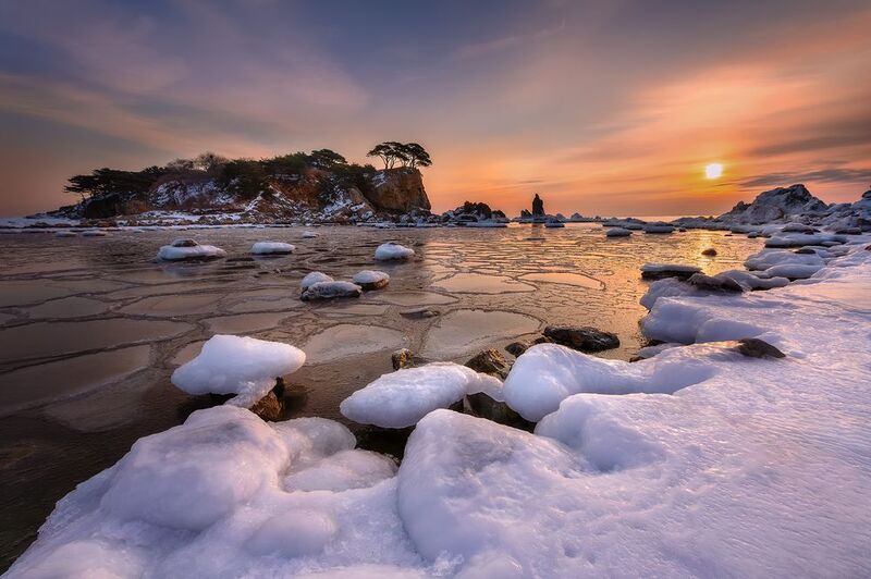 Рассвет в бухте Орлинка (Приморский край, Японское море)photo preview