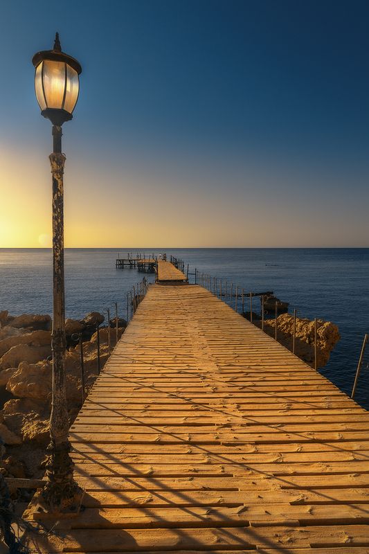 море, небо, утро, фонарь Туда, где встречаются небо и море...photo preview