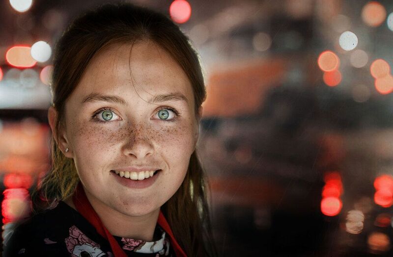 Портрет продавщицы мороженногоphoto preview