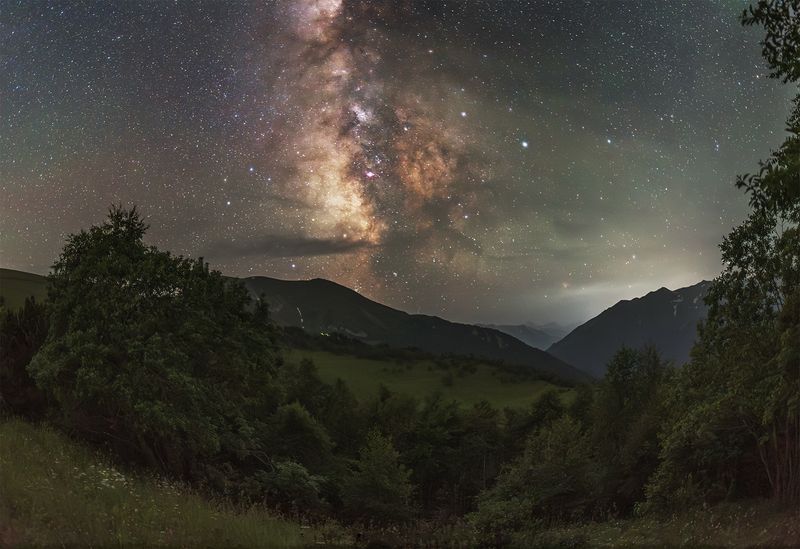 астрофото, астрофотография, ночь, астрономия, астропейзаж, кавказ, млечный путь, звезды, ночное небо, night, nightphotography, stars, milkyway, longexposure Архыз сияет за ущельемphoto preview