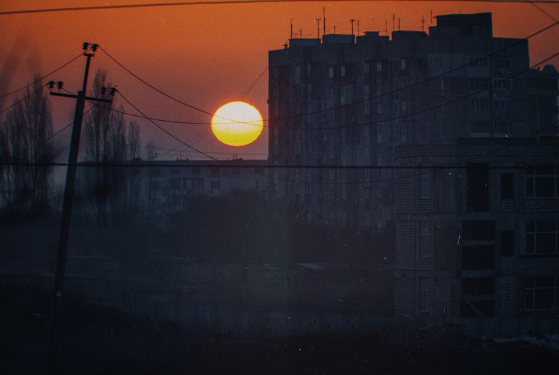 зима, утро, рассвет, восход, солнце, диск, строения, город, архитектура, атмосферное, мануальное, винтажная оптика, таир-3фс, керчь, крым, россия Восходящего Солнца обитель.photo preview