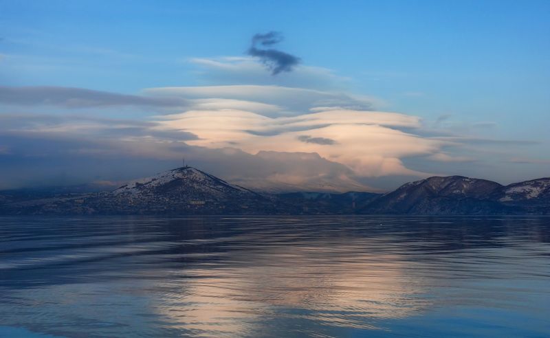 зим, камчатка, вулканы, световые столбы, лентикулярные блака скорпион фото превью