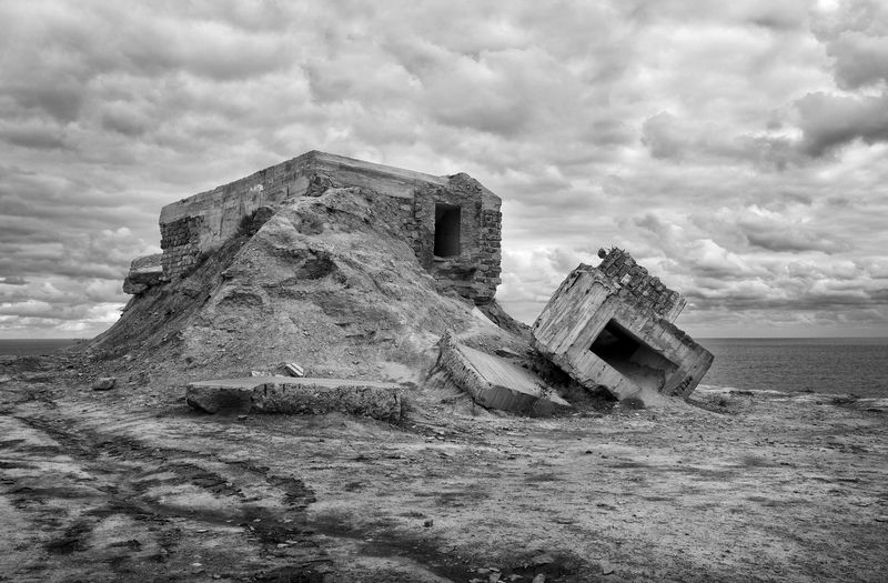 Будущее, развалины Ради лучшего будущегоphoto preview