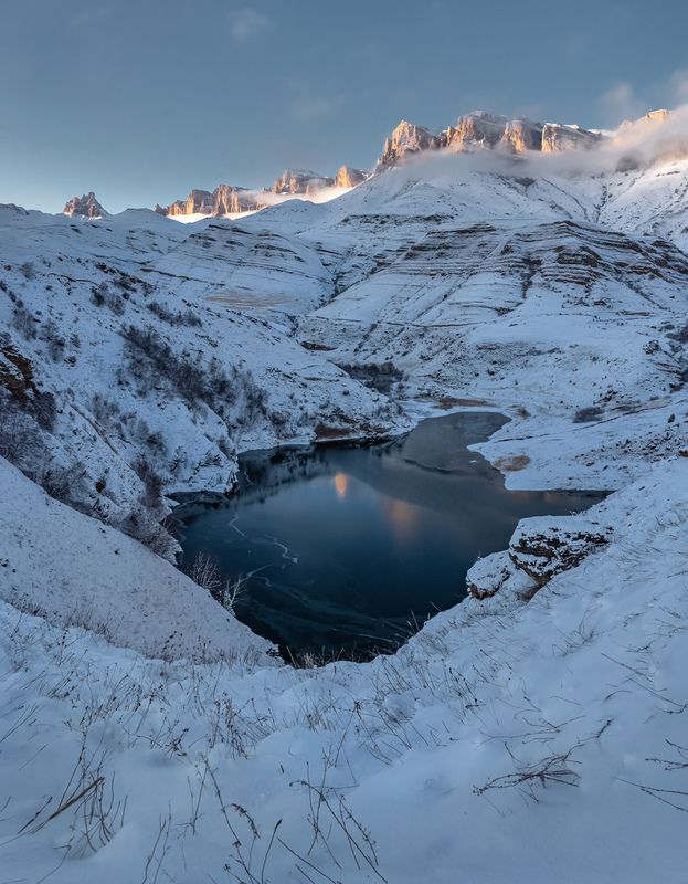 кавказ, кабардино-балкария, горы,  озеро, горное озеро, зима, гижгит, скалистый хребет, озеро гижгит, горы зимой Озеро Гижгитphoto preview