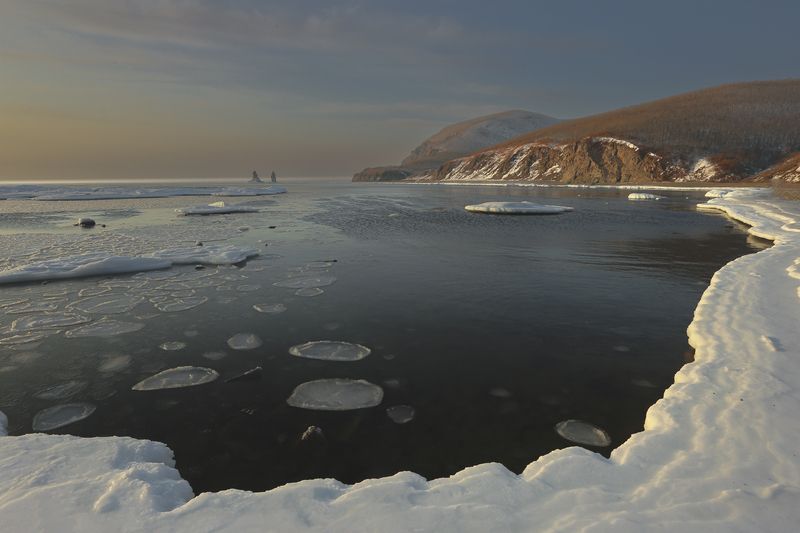 Вид на кекуры Два брата, Приморьеphoto preview