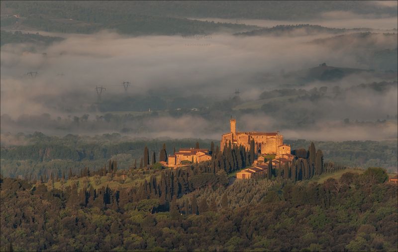 italy,montegiovi,italia,свет,италия,тоскана,кипарис,toscana,весна,tuscany,крепость,cipressi,belvedere,тени,туман,rural Туман и солнцеphoto preview