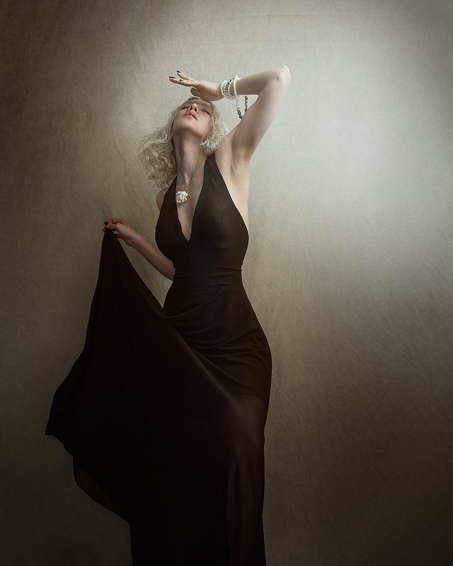 #portrait #fineart #studioshot #dramaticportrait Untitledphoto preview