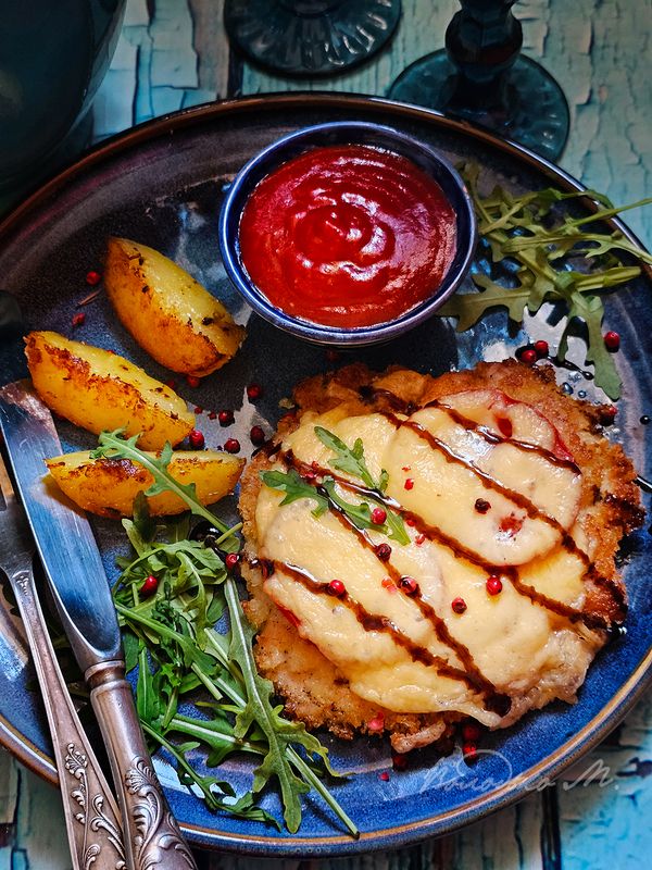 Цыпленок по-милански и Капрезоphoto preview