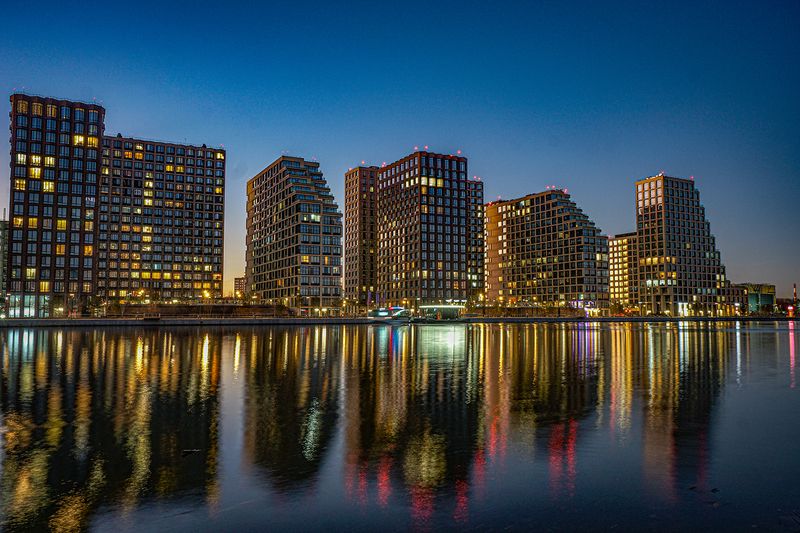 москва ночь отражения Нагатинский затон  на закатеphoto preview