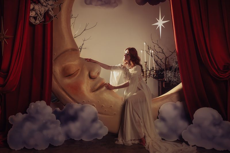 девушка, постановочное фото, женский портрет, общий план, фотостудия, сказка The Night Storyphoto preview