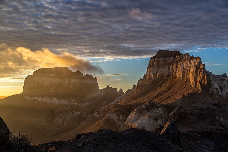 Айракты, Бозжира, Кокосем, Кокесем, Казахстан, Мангистау, Каньон, Тузбаир, отражение, Клыки, Корабль, Бокты, Лензбол, Арка, Закат, рассвет, день, пейзаж, долина шаров, яйца динозавров, Шергала, Тетис, Тирамису, Устюрт, Национальный парк, нацпарк, тучи, об Айрактыphoto preview