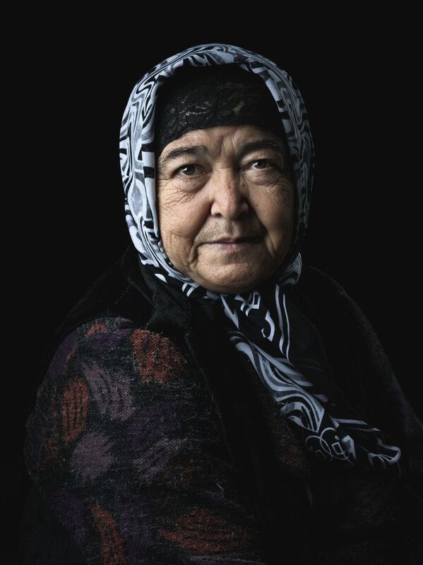 womens portrait photo preview