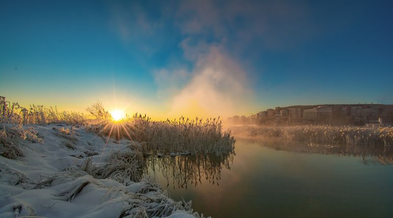 Зимний восходphoto preview