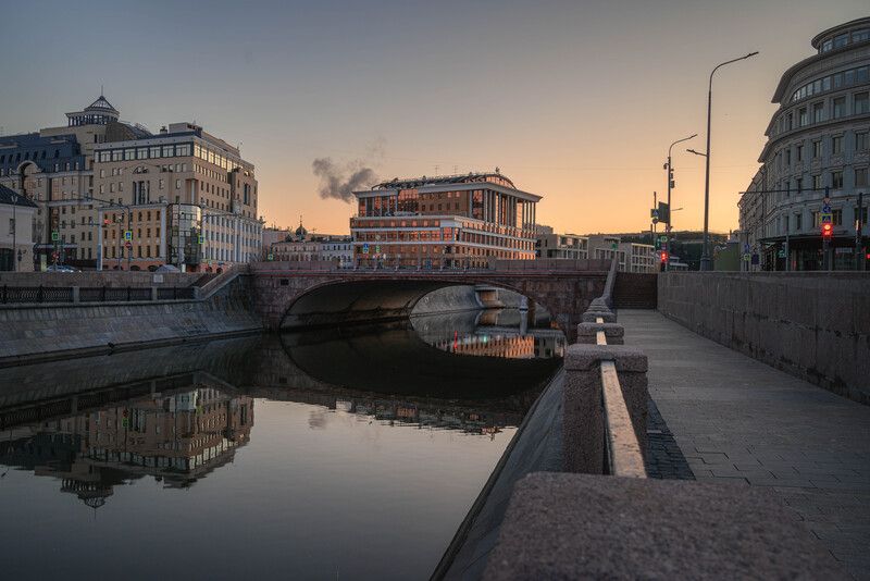 Встречаем рассвет на Водоотводном канале в Москвеphoto preview