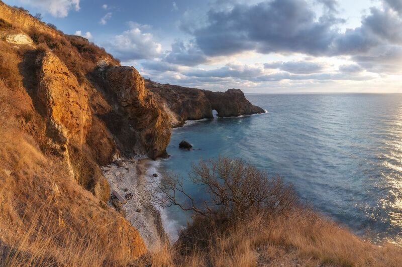 севастополь, фиолент, море, пляж. Грот Дианы и пляж Каравелла. Несколько дней до весны. фото превью
