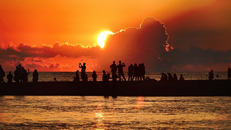 Наблюдая закатphoto preview