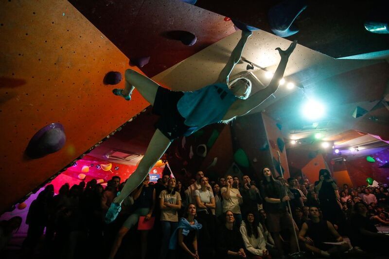 climbing bouldering скалолазание боулдеринг спорт ...photo preview