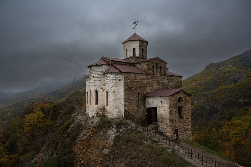 храм, шоана, монастырь, вера, аланы, карачаево-черкесия, горы, история, религия ХРАМ НА ГОРЕ ШОАНАphoto preview