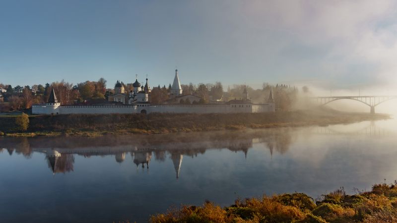 старица, туман, река, осень, рассвет, мост, монастырь Борьбаphoto preview