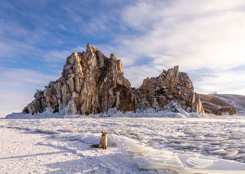 шаманка, байкал, лёд Утро Лисаphoto preview