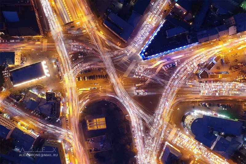 Не самый загруженный перекресток в городе!photo preview