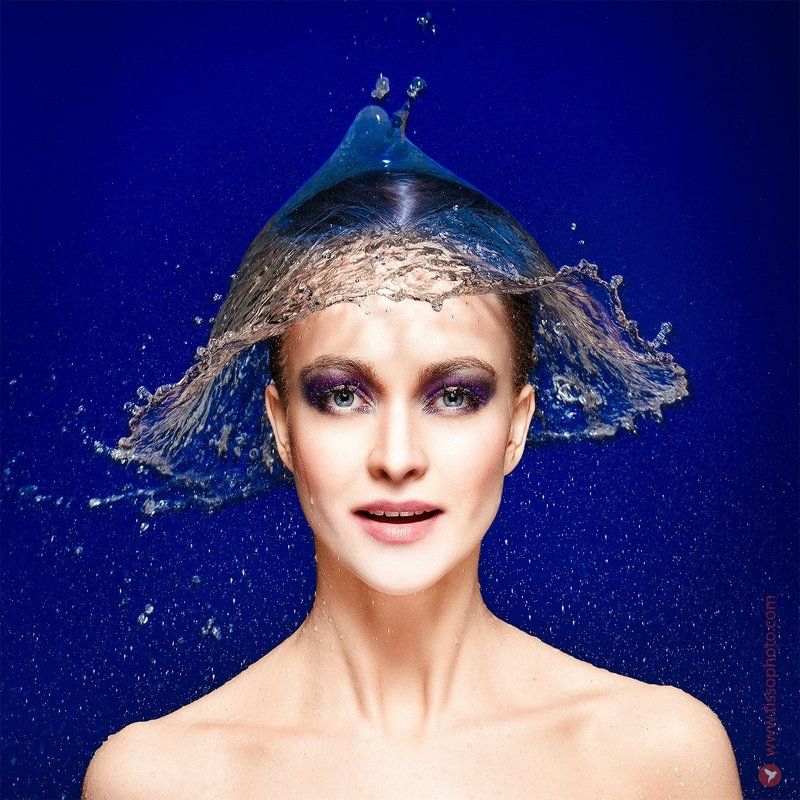 Портрет, девушка, лицо, взгляд, вода, брызги, студия, макияж Королева брызгphoto preview