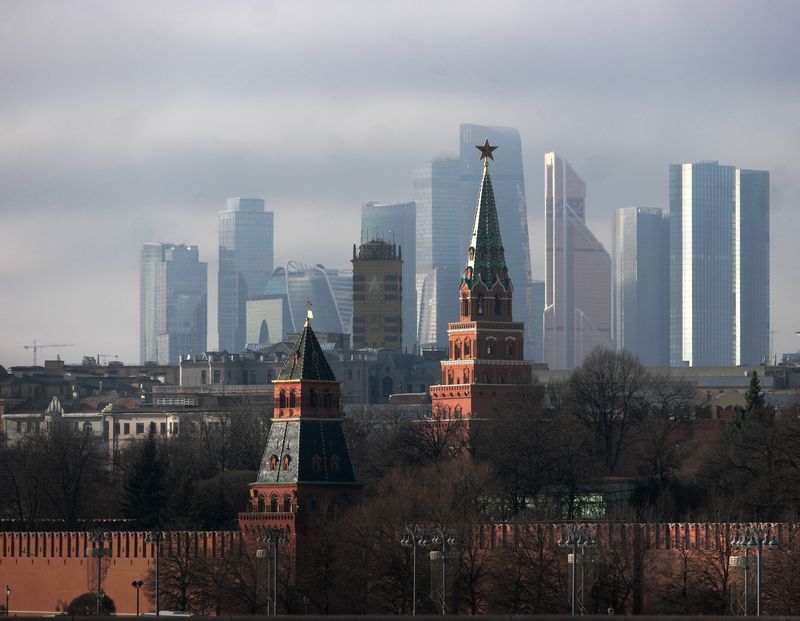 Кремль, МДЦ, звезда, дымка, день Вид на Кремль на фоне МДЦphoto preview