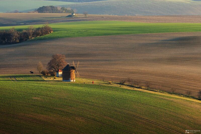 The Dating at a Windmillphoto preview