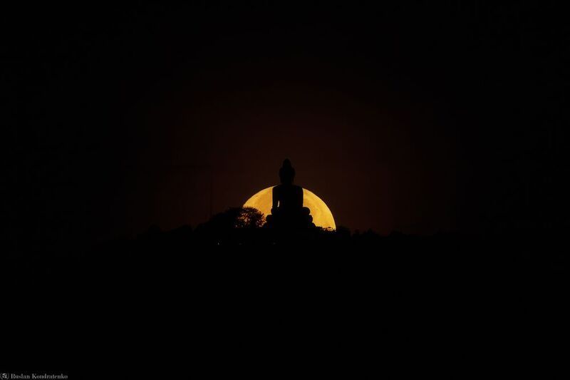 статуя большого будды, пхукет, прострел, луна, полнолуние Статуя Большого Будды на Пхукете во время полнолунияphoto preview