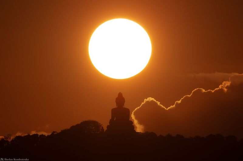 статуя большого будды, пхукет, прострел, закат Статуя Большого Будды на Пхукете на закатеphoto preview