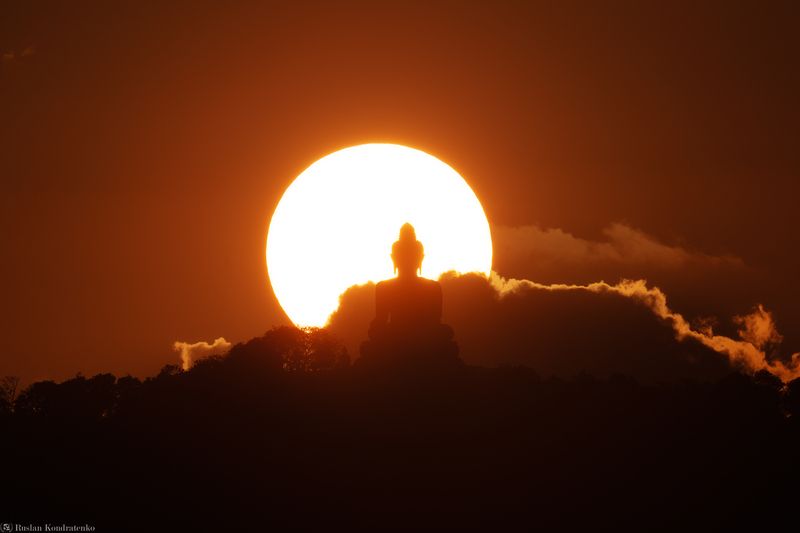 статуя большого будды, пхукет, прострел, закат Статуя Большого Будды на Пхукете на закатеphoto preview
