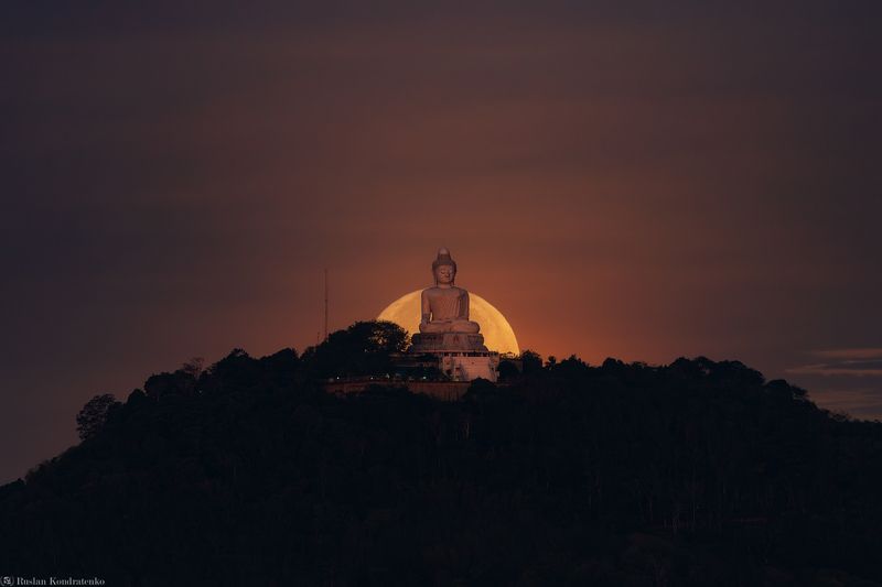 статуя большого будды, пхукет, прострел, луна, полнолуние Статуя Большого Будды на Пхукете во время полнолунияphoto preview