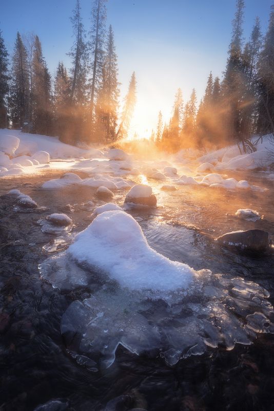 Утро на рекеphoto preview